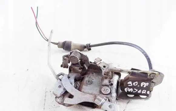 Mitsubishi Pajero Front door lock 