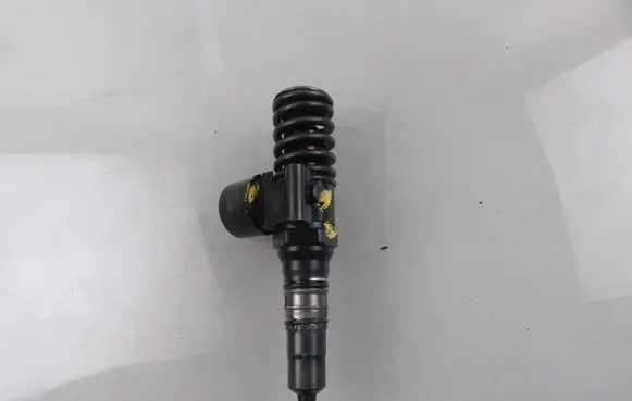Fuel injector