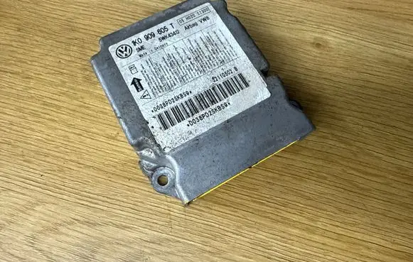 Skoda Octavia Mk2 (1Z) Airbag control unit/module 1K0909605T