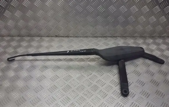 Nissan Almera Tino Front wiper blade arm