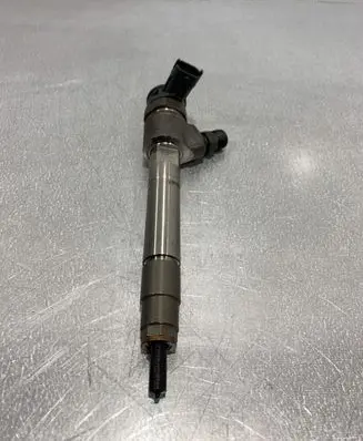 Alfa Romeo Stelvio Fuel injector 0445110674
