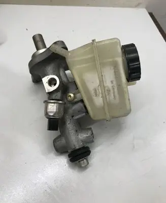Mercedes-Benz C W203 Master brake cylinder A2034300002