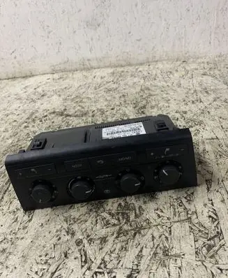 Audi A6 S6 C6 4F Climate control unit 4F1820043