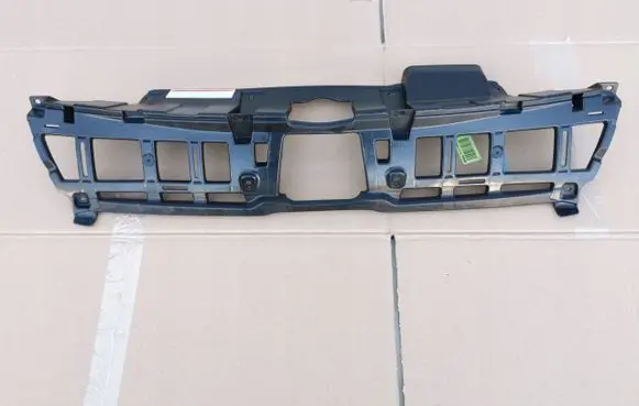 Ford Mondeo MK II Front bumper upper radiator grill 72121