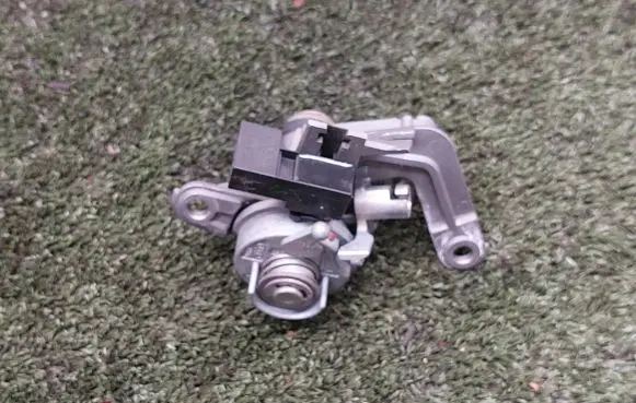 Audi A8 S8 D3 4E Tailgate/trunk/boot lock/catch/latch 4E0827573