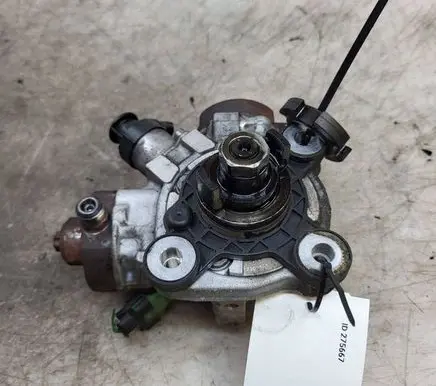 Volvo V70 Fuel injection high pressure pump 31272896 0445010618