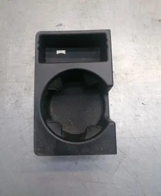 Cup holder front