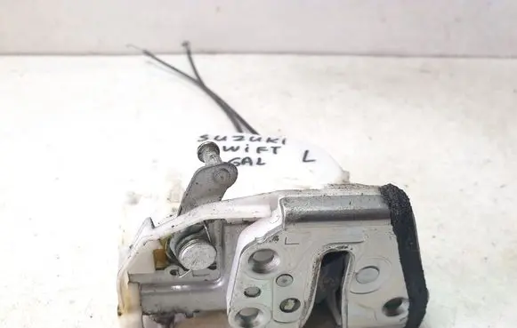 Suzuki Swift I Rear door lock 