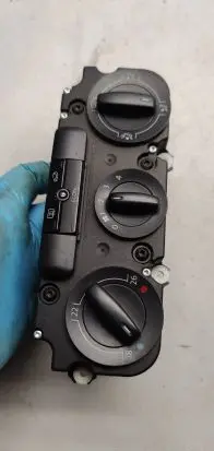 Volkswagen Cross Touran I Climate control unit