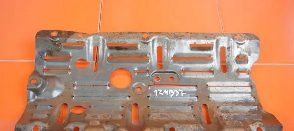 Land Rover Discovery 3 - LR3 other engine part 12MB37