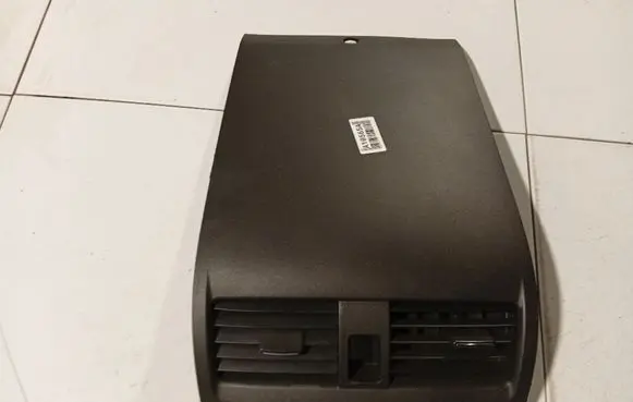 Dash center air vent grill