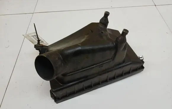 Nissan Primera Air filter box 