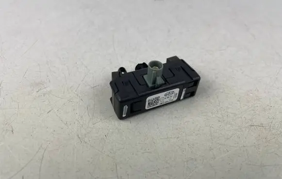 Audi A3 8Y Aerial antenna amplifier 5B4035510