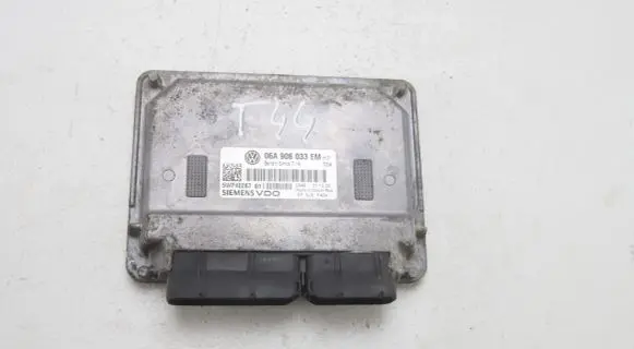 Volkswagen Golf V Engine control unit/module 06A906033EM 5WP40267
