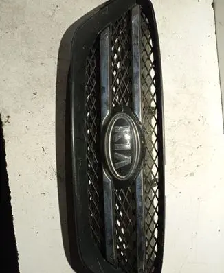 KIA Carens II Front bumper upper radiator grill