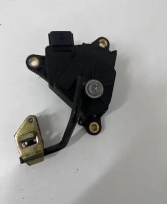 Nissan Micra Accelerator throttle pedal 18002AX700 1466A 10830
