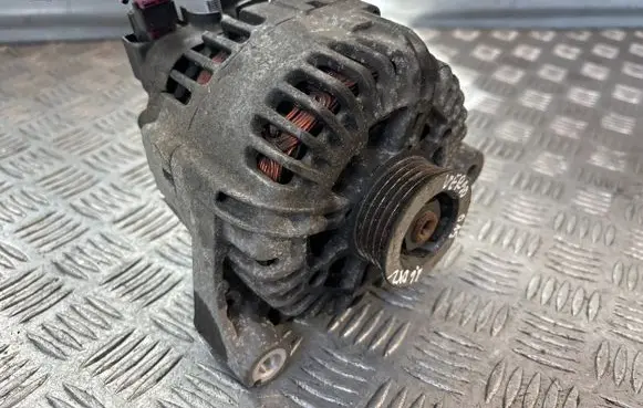 Toyota Verso Generator/alternator 2619890A 8574045 TG15C200