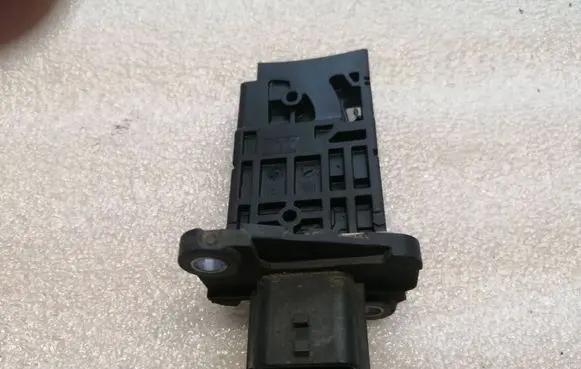 Nissan X-Trail T32 Mass air flow meter H8201267959 0000496 06002544