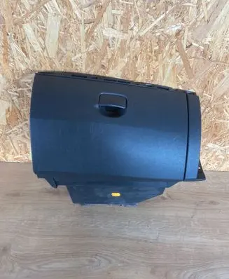 Renault Clio III Glove box 8200407712 8200407713 6246S0421