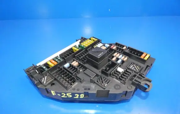 BMW X3 F25 Fuse module 9259468 03237052 217033453F