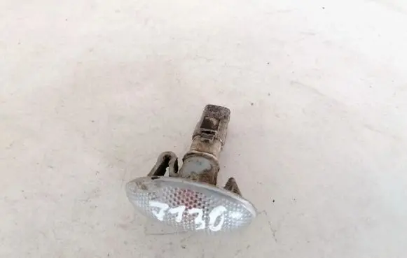Peugeot 206 Front fender indicator light