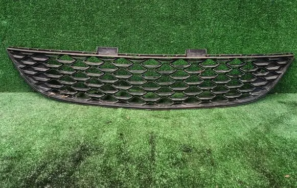 Opel Astra J Front grill 13367550