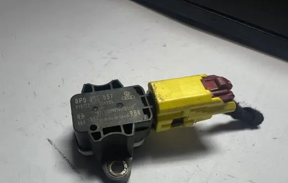 Audi A3 S3 A3 Sportback 8P Airbag deployment crash/impact sensor 8P0955557 010722 260205