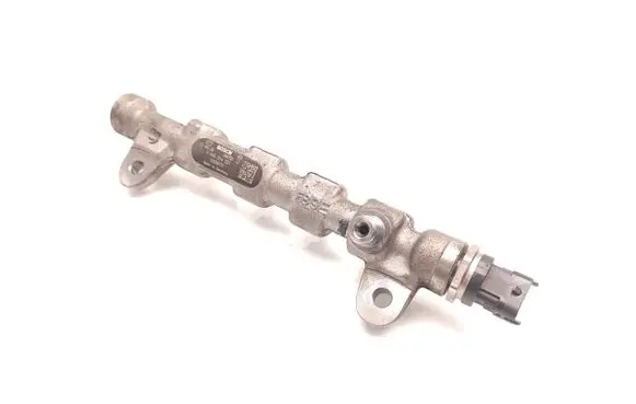 Opel Insignia A Fuel main line pipe 55576177 0445214221