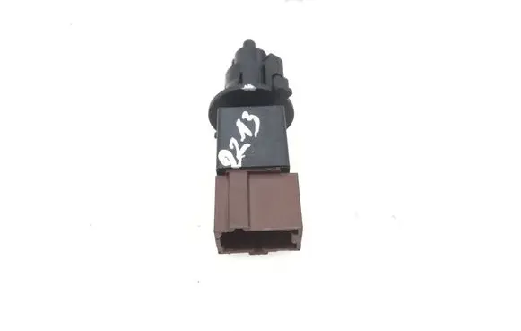 Nissan Juke I F15 Brake pedal sensor switch 