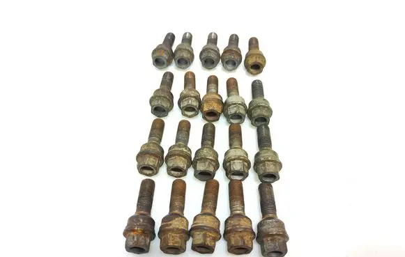 Volkswagen Transporter - Caravelle T5 Nuts/bolts 