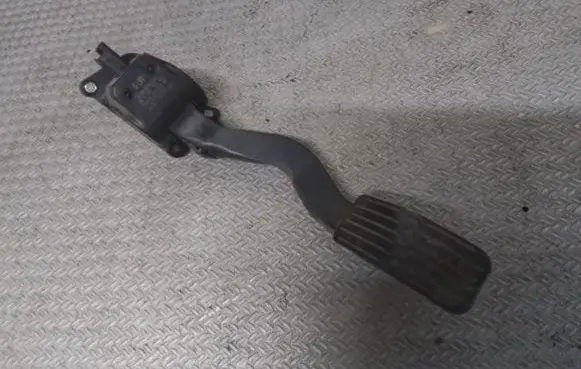 Citroen C4 I Accelerator throttle pedal 0280755041 9680565880