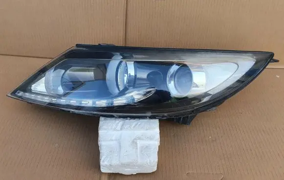 KIA Sportage Headlight/headlamp 01130401 921013U250