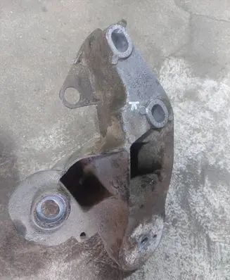 Audi A6 S6 C6 4F Engine mounting bracket 4F0199351S