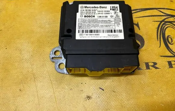 Mercedes-Benz GL X166 Airbag control unit/module A1669001609