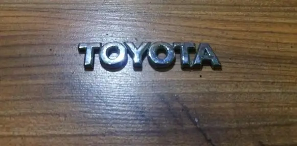 Toyota Yaris Manufacturer badge logo/emblem 