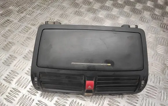 Skoda Octavia Mk2 (1Z) Dash center air vent grill 1Z0820951 2503369