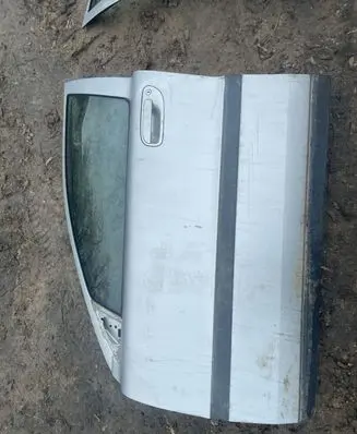 Volvo V70 Front door