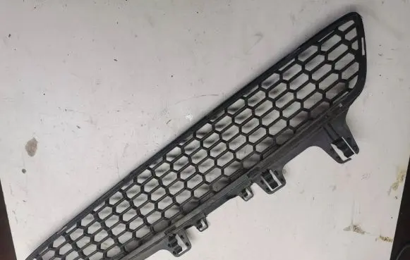 BMW M4 F82 F83 Front bumper lower grill 15867711 8054294