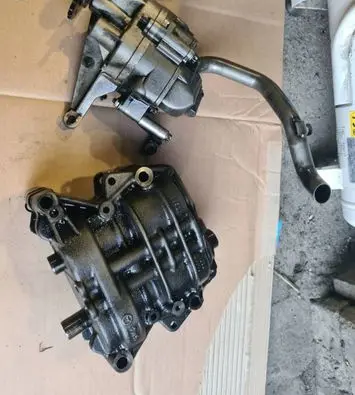 Mercedes-Benz Sprinter W901 W902 W903 W904 Oil pump 6111810201