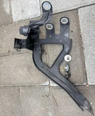 BMW 5 F10 F11 Fender mounting bracket 7183752