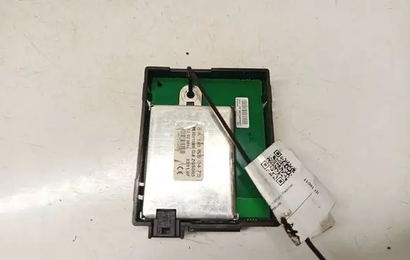 Mercedes-Benz A W169 Antenna control unit A1698200475