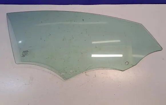 Volvo S60 Front door window glass four-door 31385411 30799038