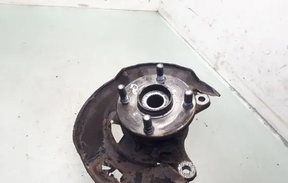 Toyota Yaris Front wheel hub spindle knuckle