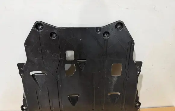 Volvo XC40 Engine splash shield/under tray 32241301