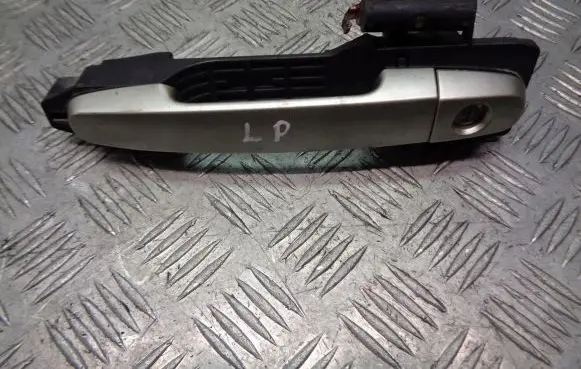 Toyota Corolla Verso E121 Front door interior handle