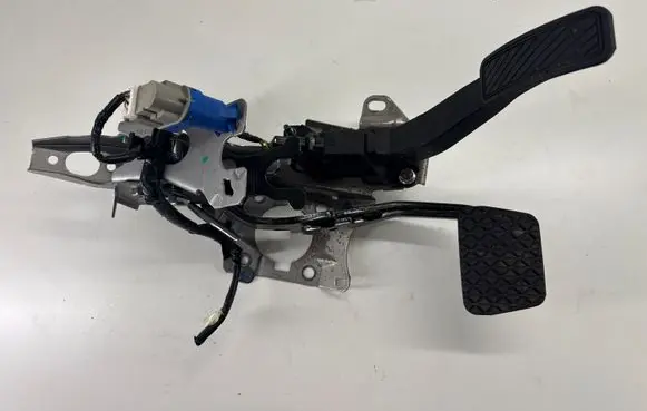 Ford Ecosport Pedal assembly 8U512450CD H1BC9F836A4D 8V512450CD