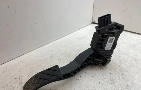 Volkswagen PASSAT B8 Accelerator throttle pedal 5Q1723503H