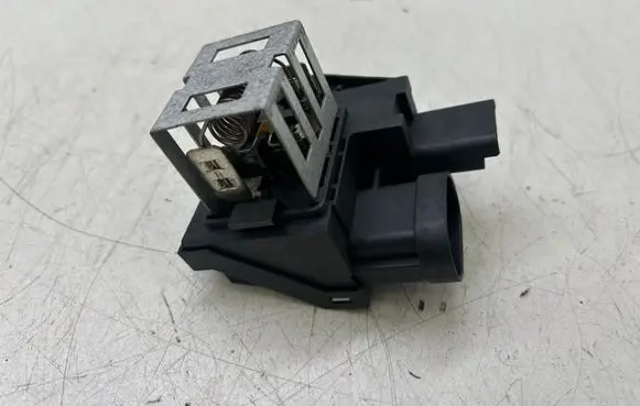 Coolant fan relay