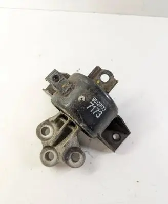 Opel Mokka Engine mount bracket 573AY9000 LL000799