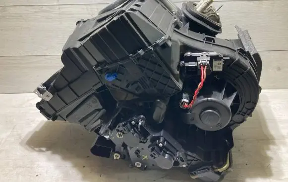 Ford C-MAX II Heater blower radiator AV6N19B555LL
